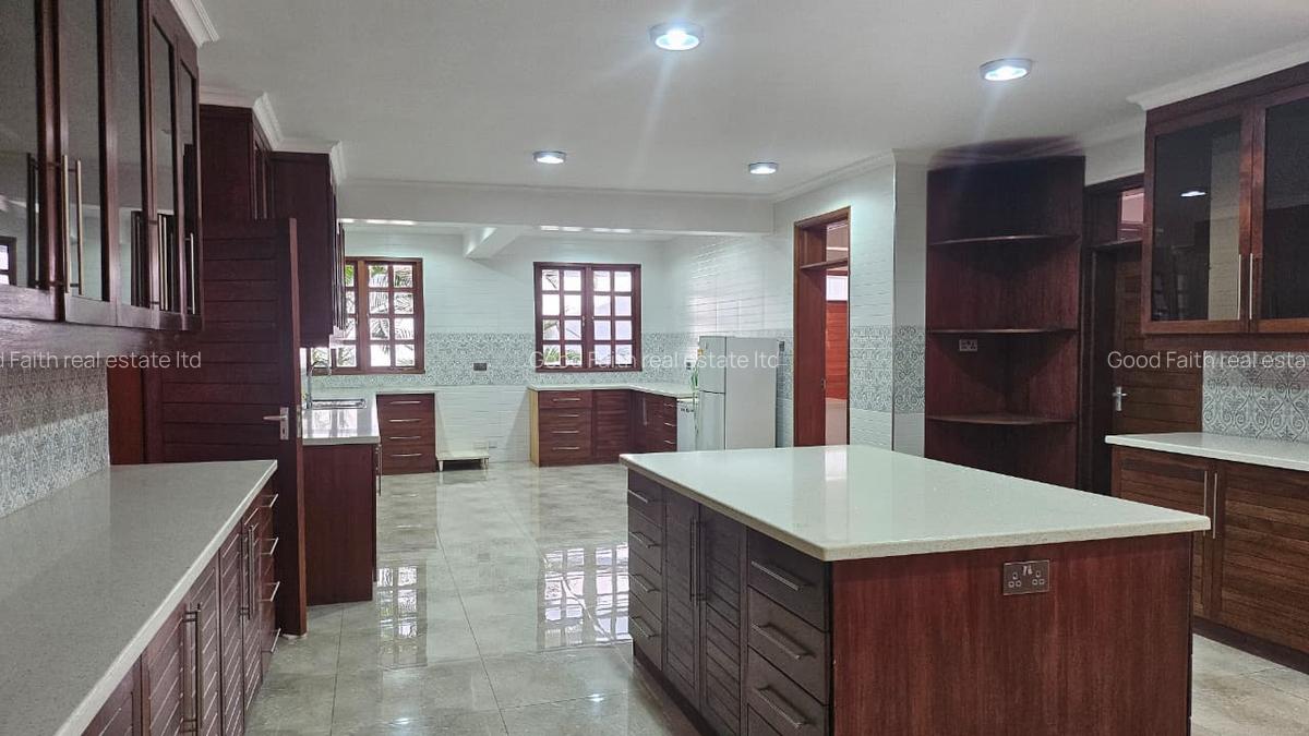 7 Bed House with En Suite in Muthaiga - 11
