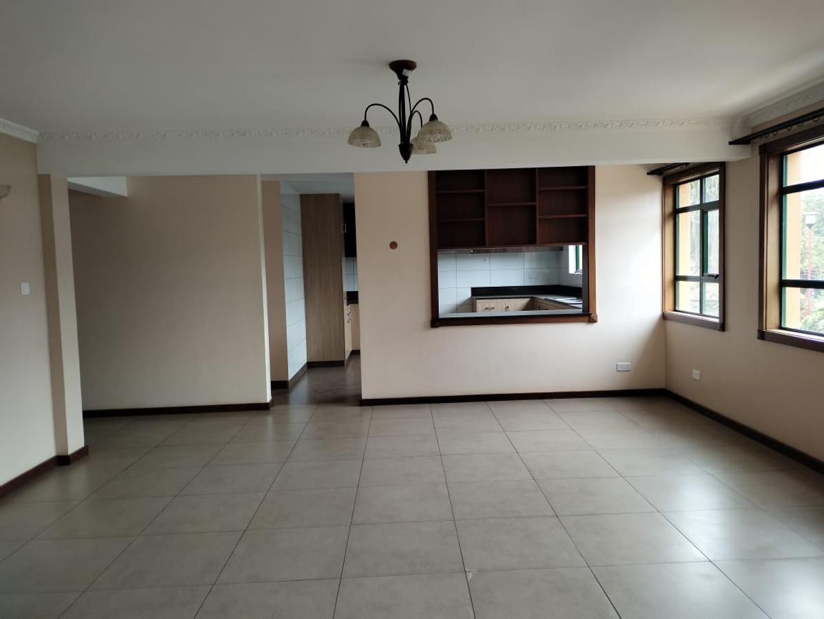 3 Bed Apartment with En Suite in Parklands - 12