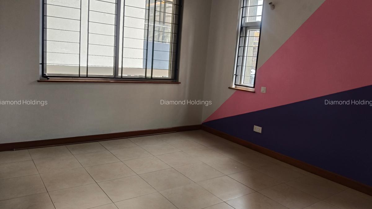 4 Bed Apartment with En Suite at Parklands - 9