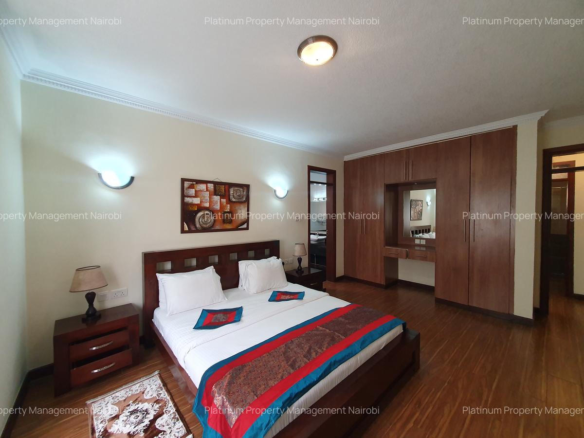 Serviced 2 Bed Apartment with En Suite at Brookside - 9