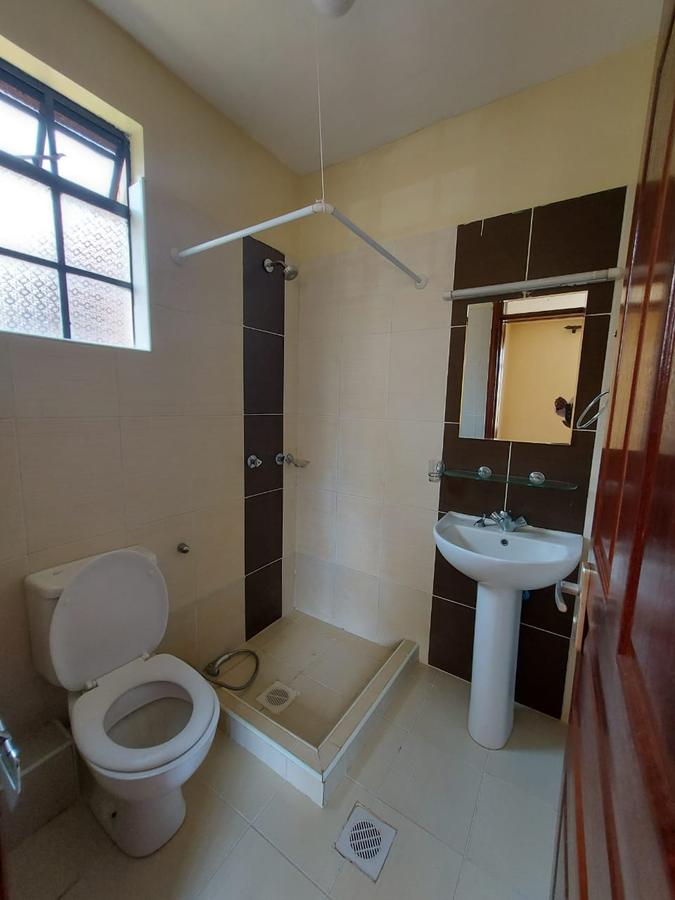 2 Bed Apartment with En Suite at Fourways - 18