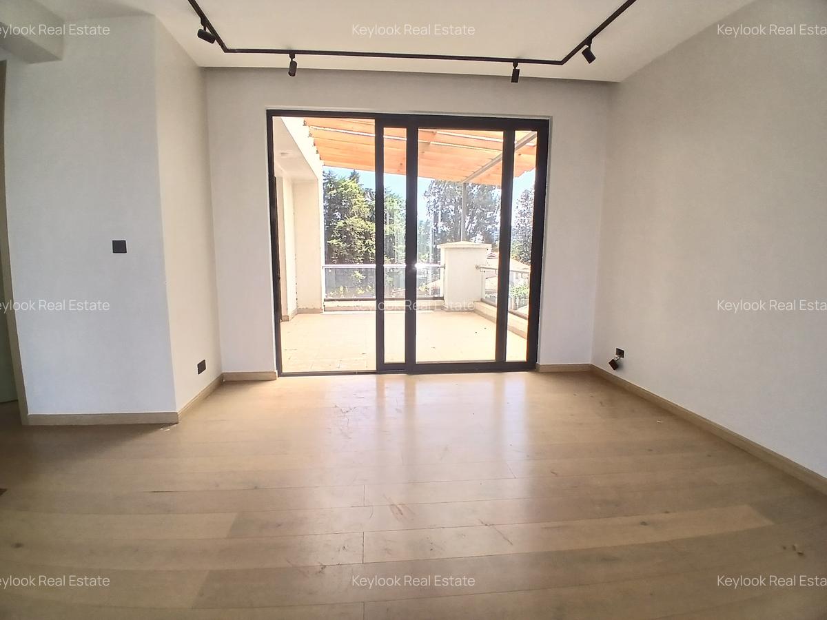 4 Bed Townhouse with En Suite at Lavington Green - 14