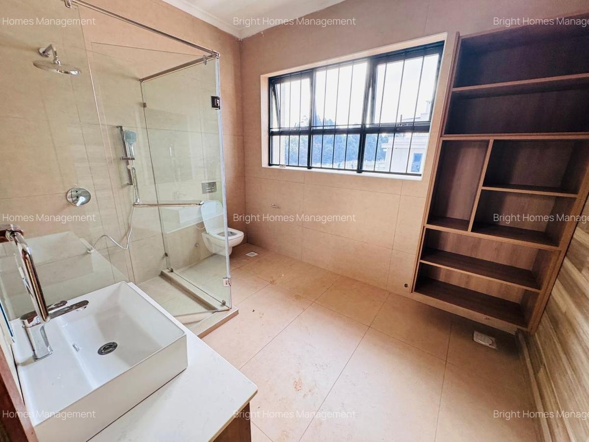 5 Bed Villa with En Suite in Loresho - 16