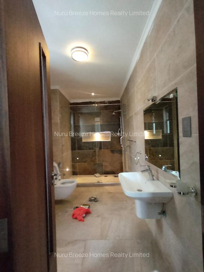 5 Bed Townhouse with En Suite in Lavington - 11