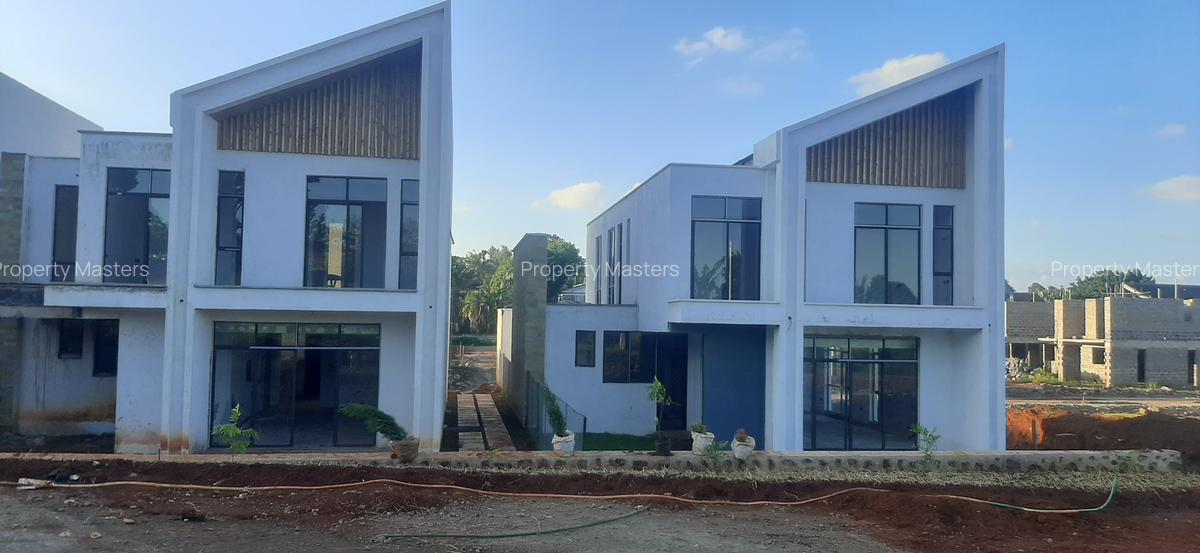 4 Bed Villa with En Suite at Green View Villas - 1