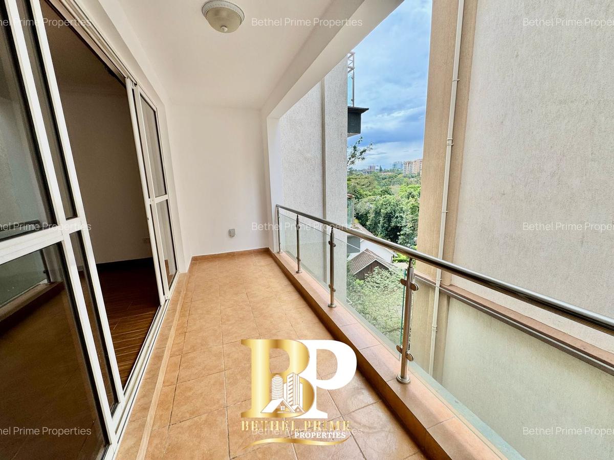 3 Bed Apartment with En Suite in Riverside - 2