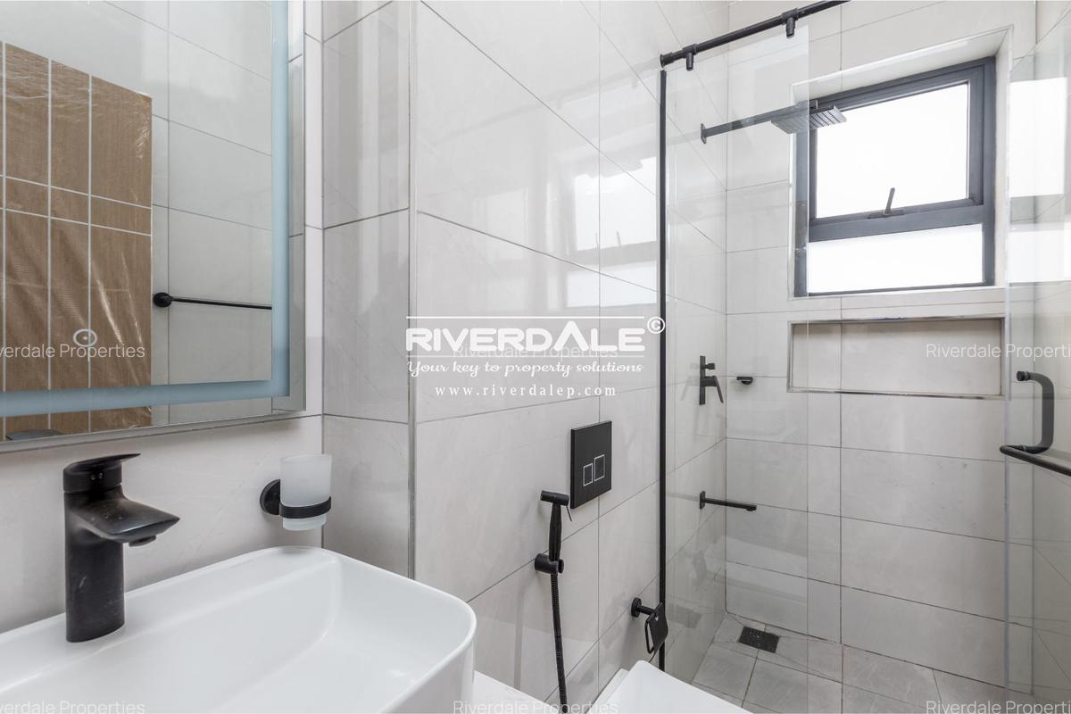 2 Bed Apartment with En Suite in Brookside - 6