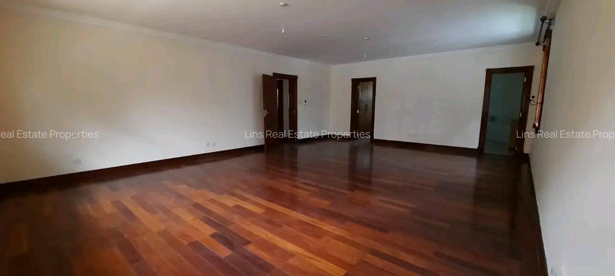 5 Bed Townhouse with En Suite in Lavington - 10