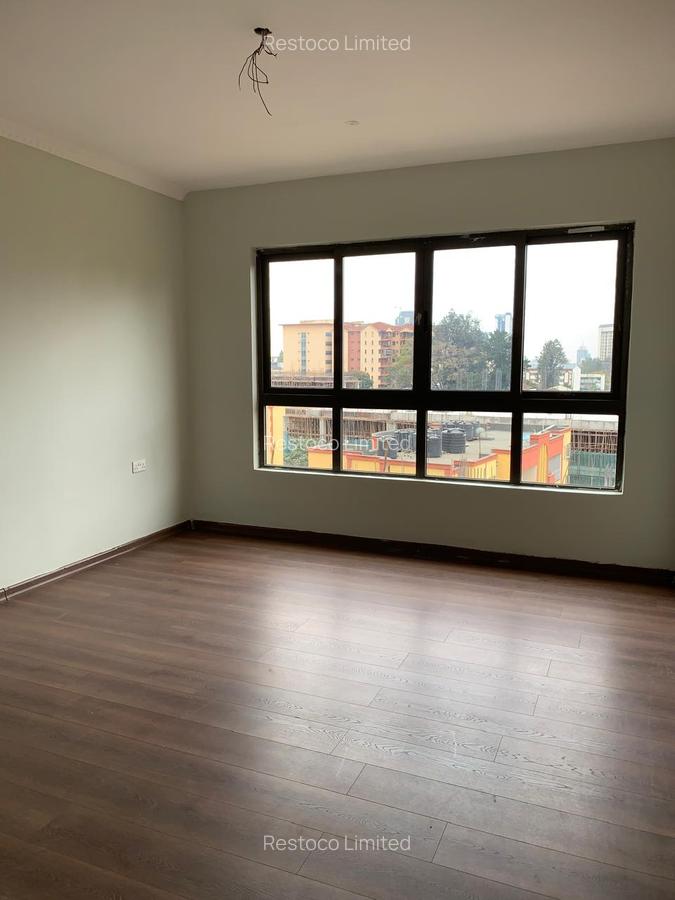 3 Bed Apartment with En Suite at Rose Avenue - 20