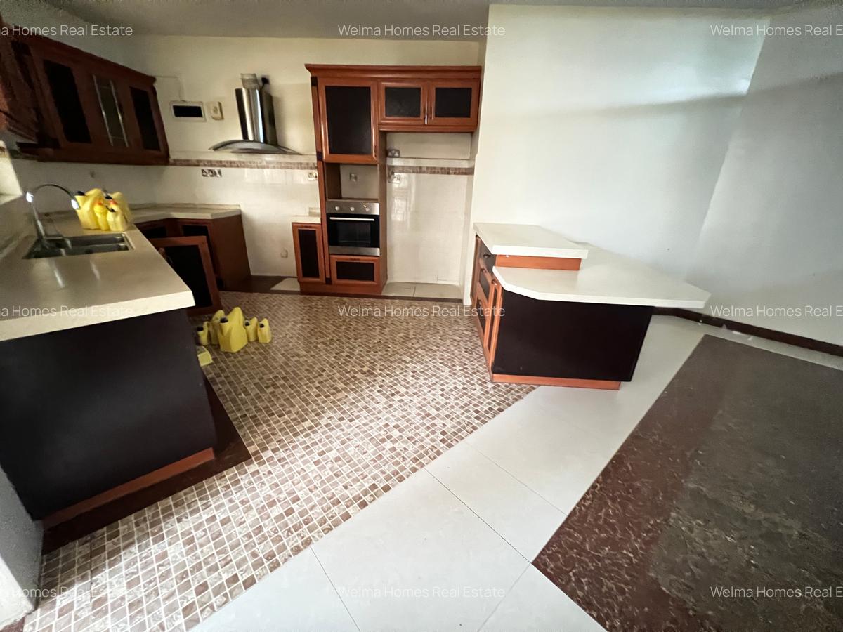 4 Bed Apartment with En Suite in Lavington - 4