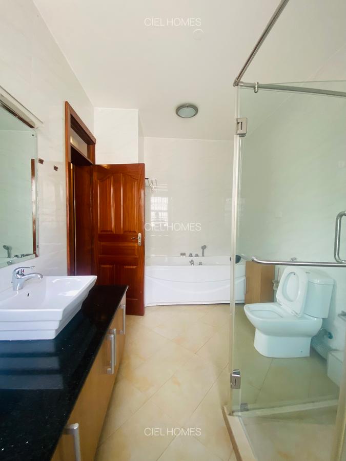 5 Bed Villa with En Suite in Lavington - 20
