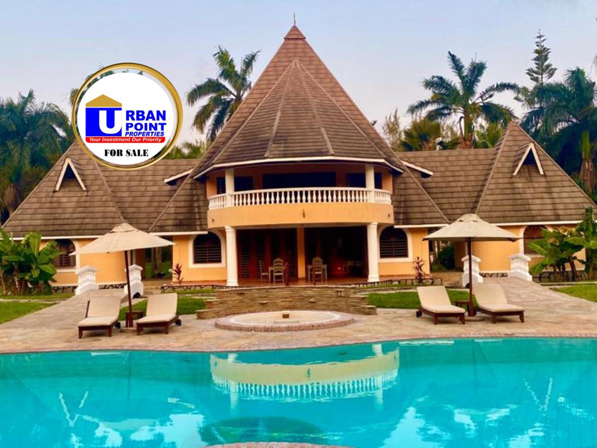 6 Bed Villa with En Suite in Diani - 12