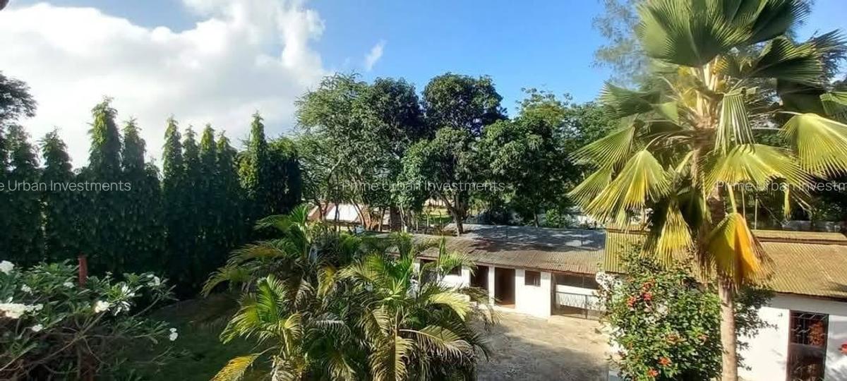 5 Bed Villa with En Suite in Kikambala - 17