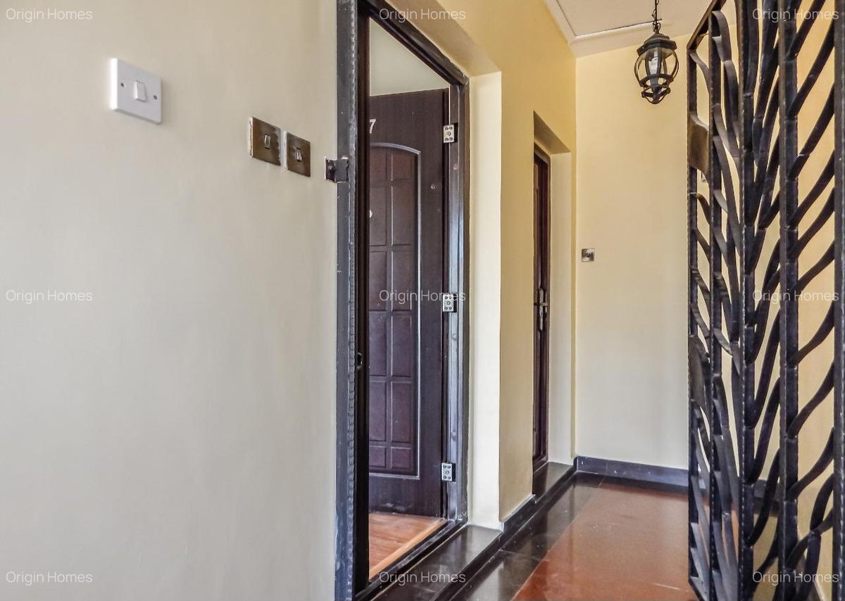 3 Bed Apartment with En Suite at Riverside Drive - 11
