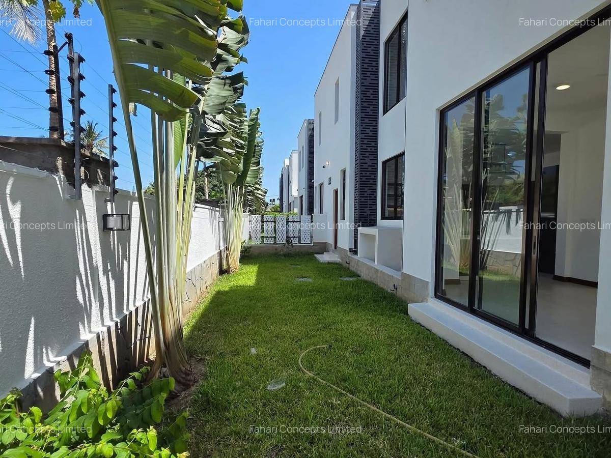 4 Bed Apartment with En Suite at Nyali - 18