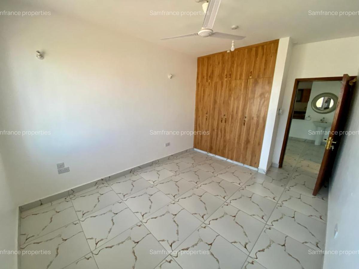 3 Bed Apartment with En Suite at 1St Avanue - 8