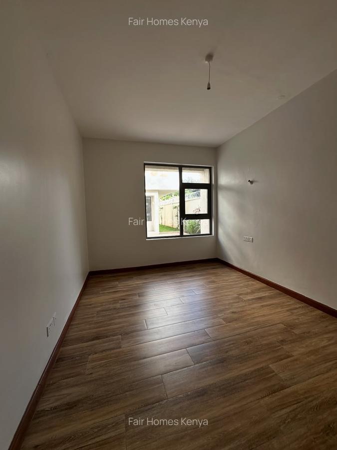 6 Bed Townhouse with En Suite at Lavington Green - 7