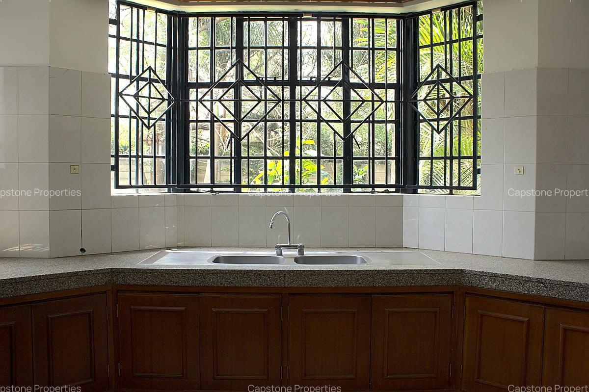 4 Bed Townhouse with En Suite at Runda - 19