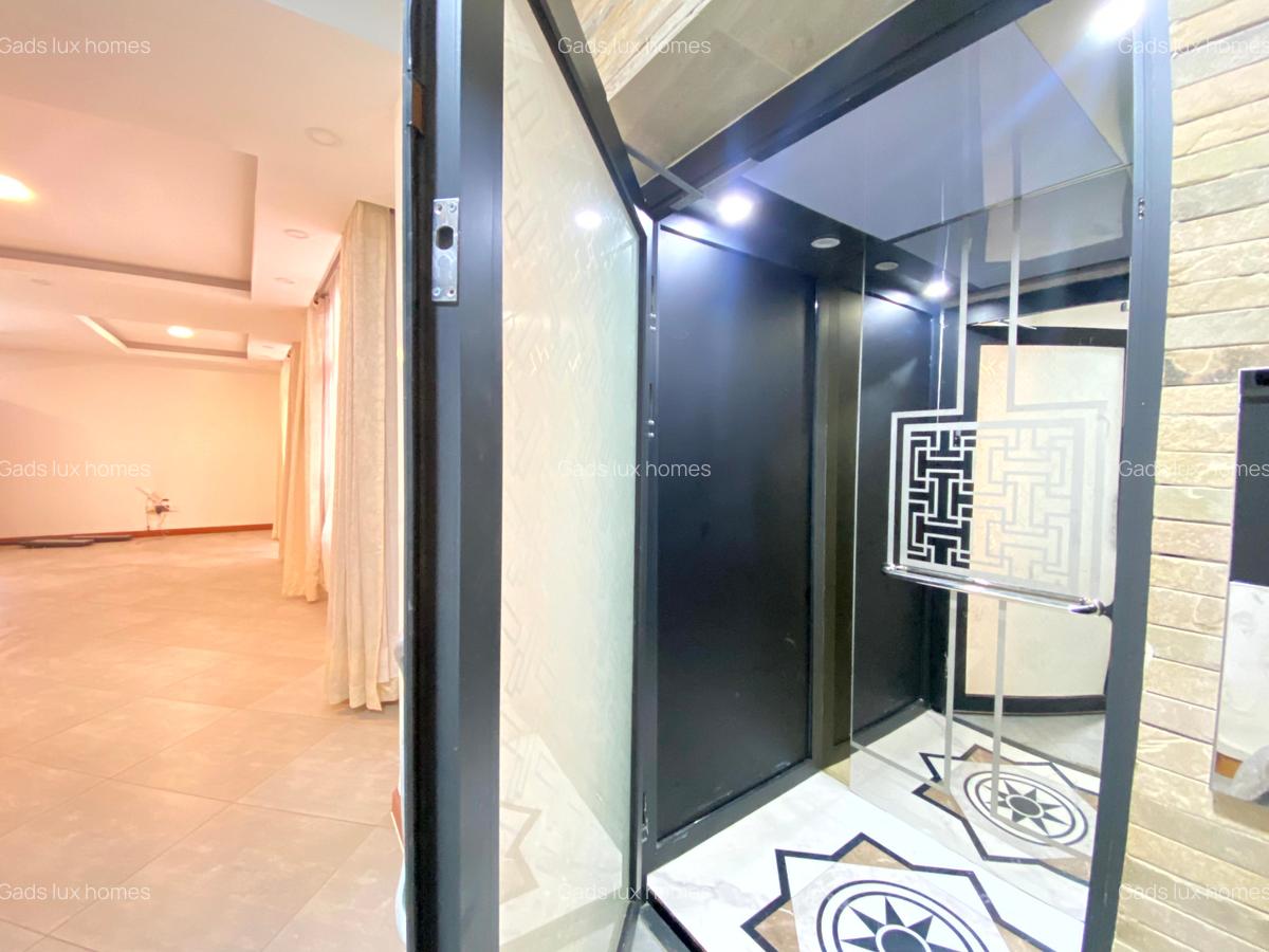 5 Bed Villa with En Suite at Spring Valley - 18