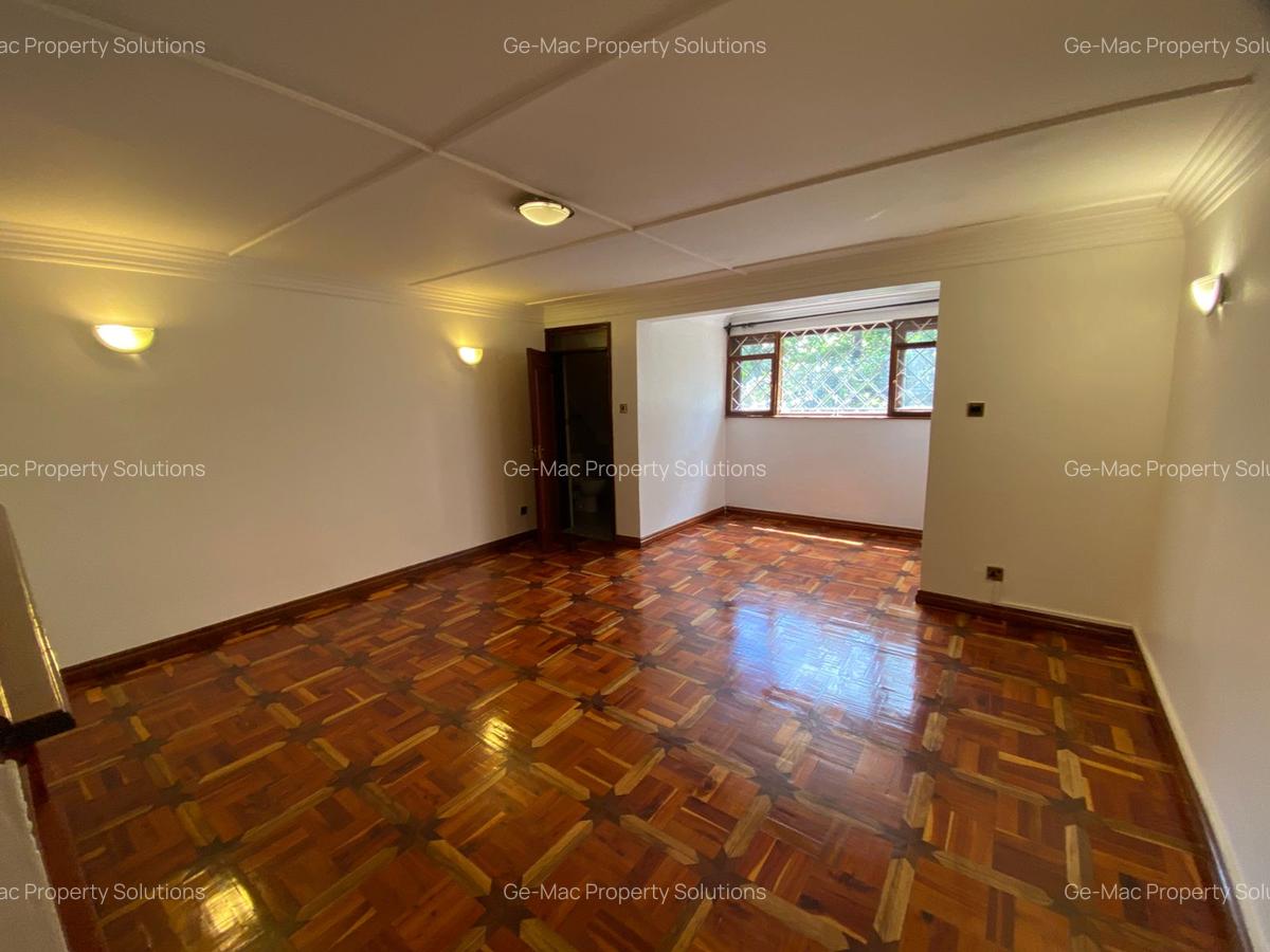 4 Bed House with En Suite in Runda - 14