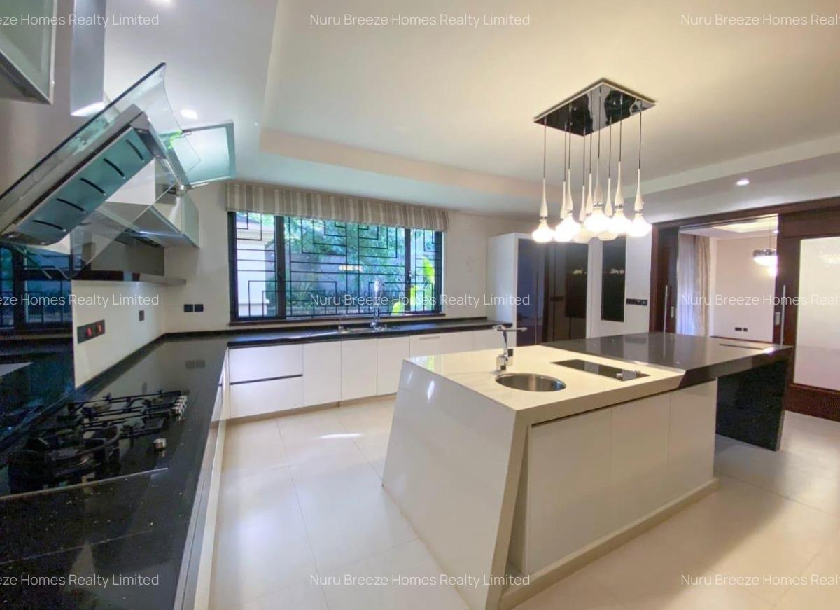 5 Bed House with En Suite in Runda - 8