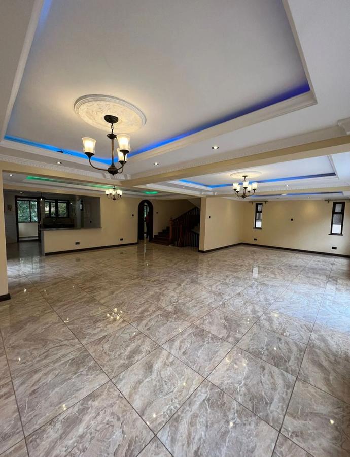 5 Bed Townhouse with En Suite in Lavington - 3