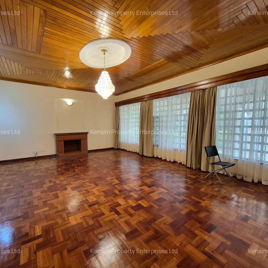 5 Bed House with En Suite in Runda - 10