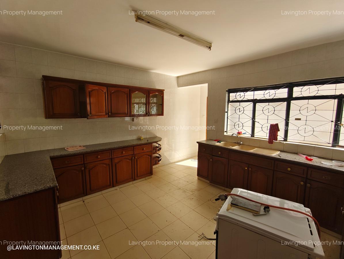 4 Bed Townhouse with En Suite at Lavington Green - 6