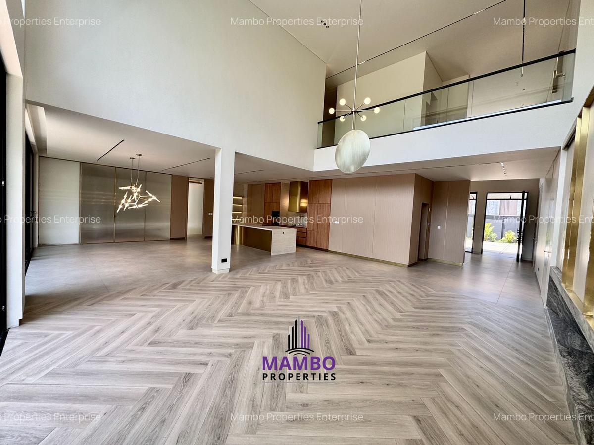 5 Bed House with En Suite at Saunders Close - 5