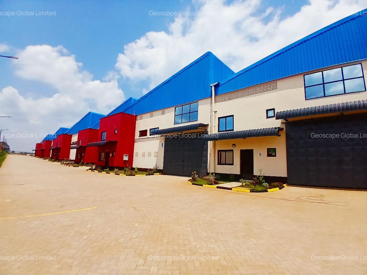 10,000 ft² Warehouse with Parking in Ruiru - 1