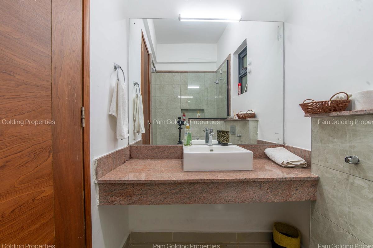 Furnished 2 Bed Apartment with En Suite in Rhapta Road - 16