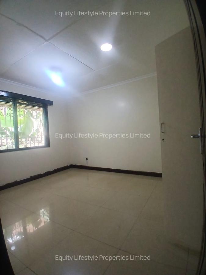 5 Bed Townhouse with Garden in Westlands Area - 10