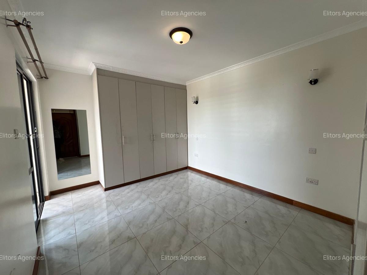 2 Bed Apartment with En Suite at School Lane - 12