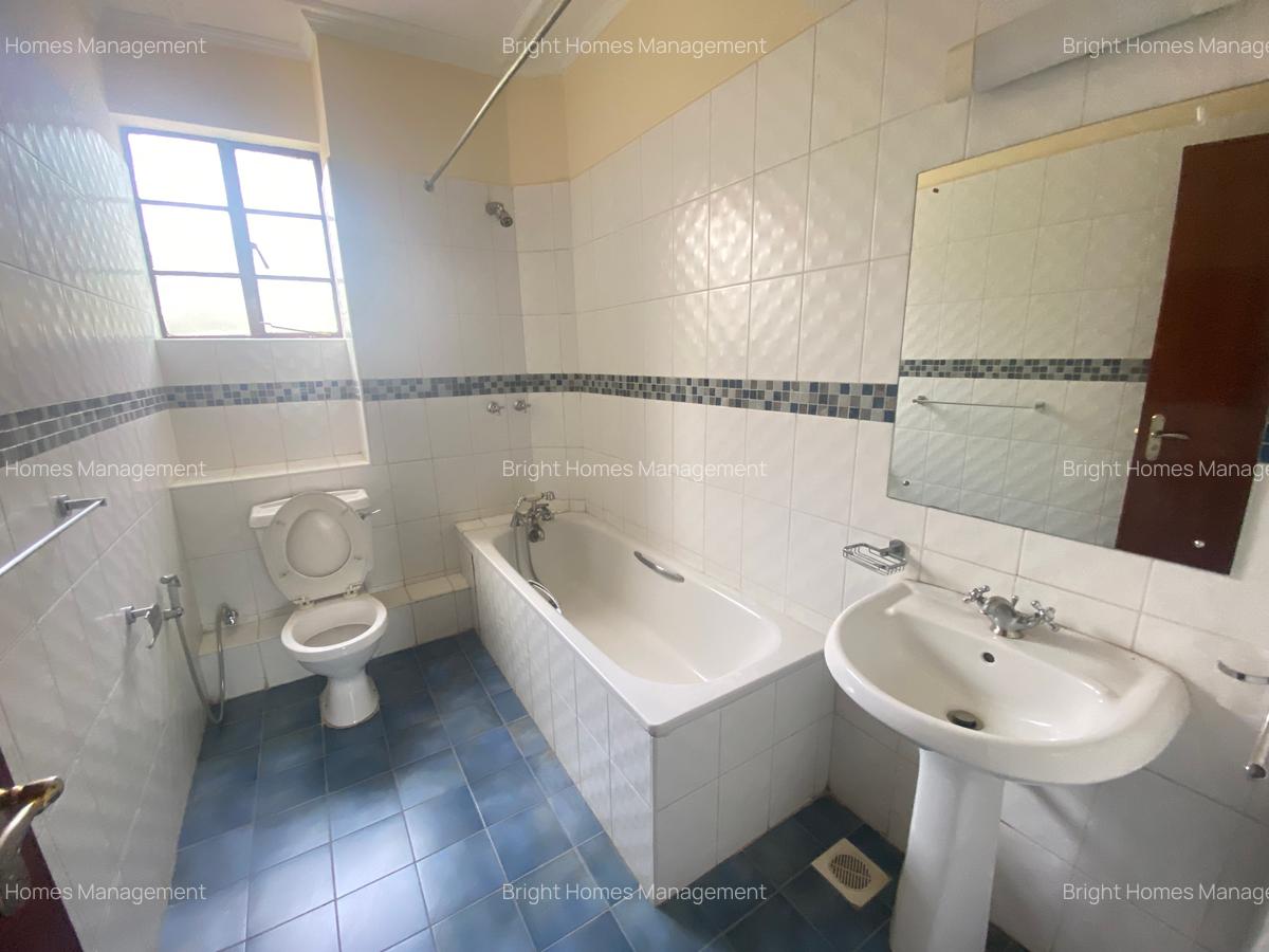 5 Bed Townhouse with En Suite in Lavington - 8