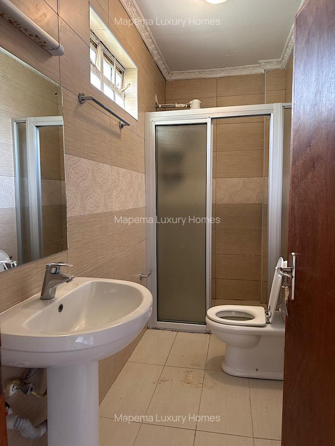 5 Bed House with En Suite at Hardy Area - 9