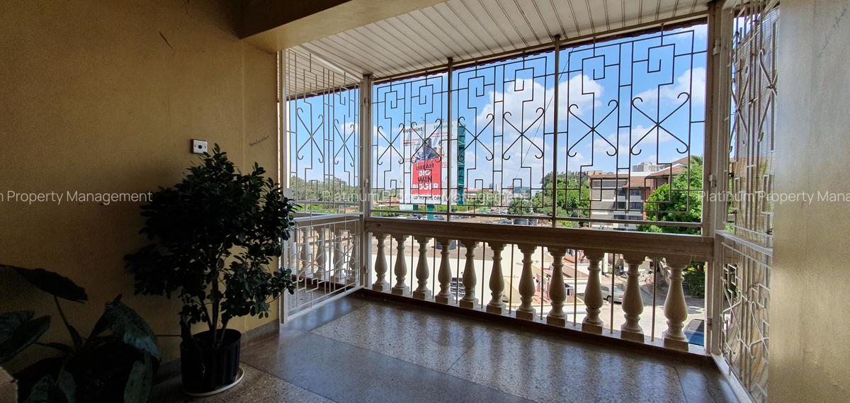 3 Bed Apartment with En Suite at Forest Lane - 20