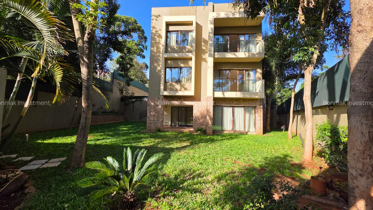 5 Bed Townhouse with En Suite at Lavington Green. - 19
