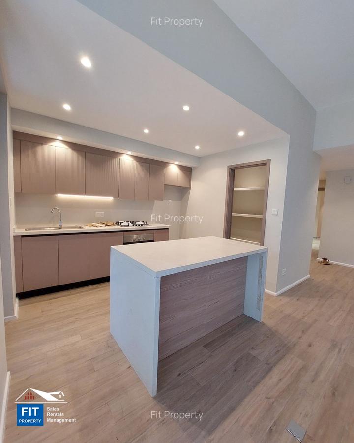 3 Bed Apartment with En Suite in Nyari - 5