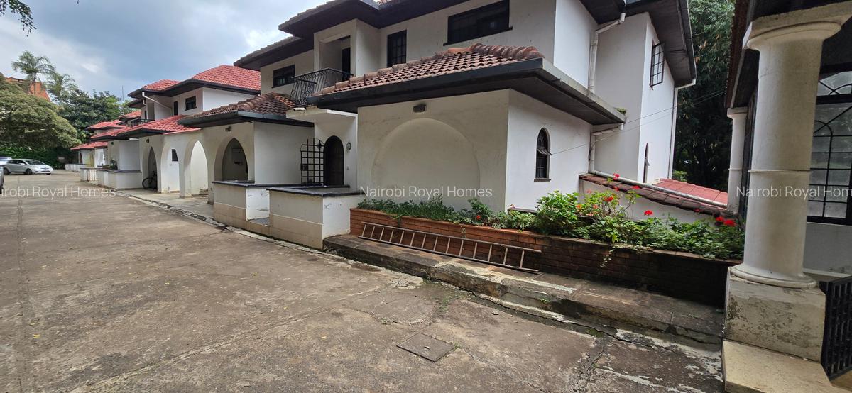 4 Bed Townhouse with En Suite at Riverside Drive - 15