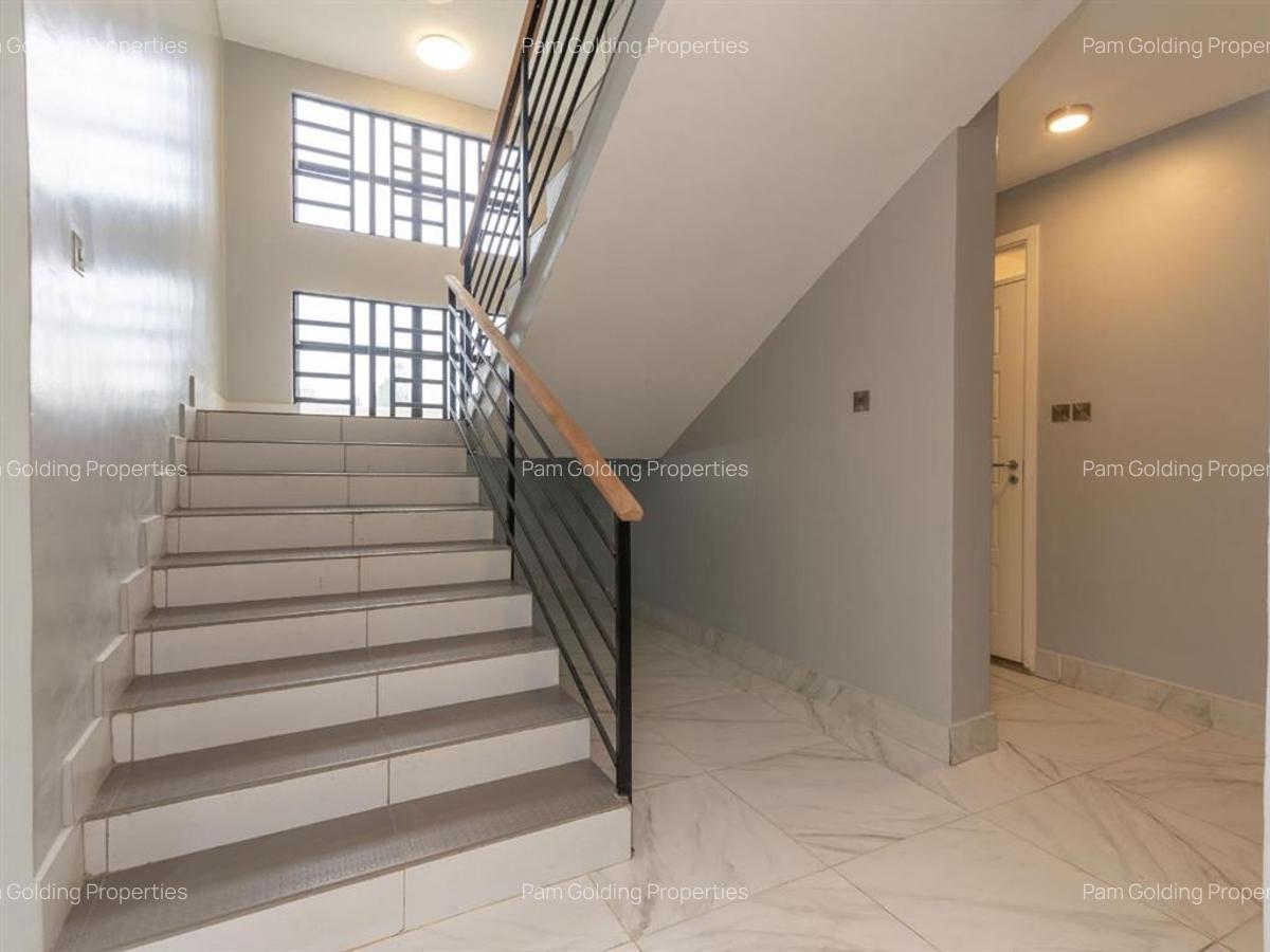 5 Bed Townhouse with En Suite in Syokimau - 20