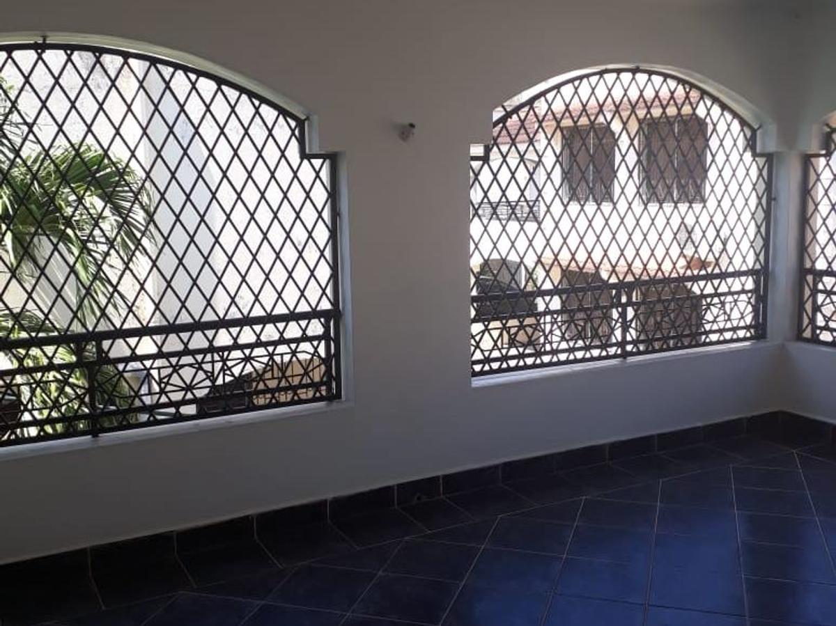 4 Bed Townhouse in Nyali Area - 2