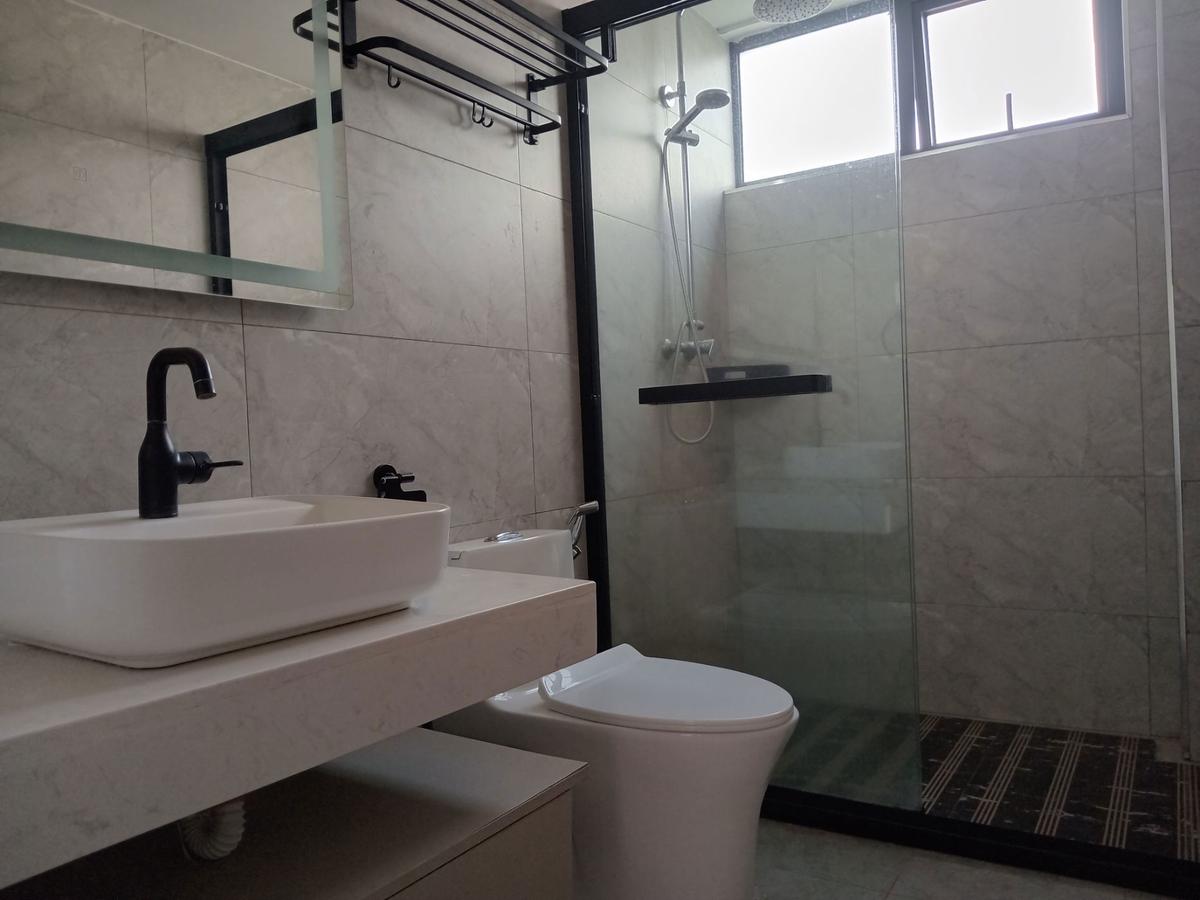 Serviced 2 Bed Apartment with En Suite in Kilimani - 12