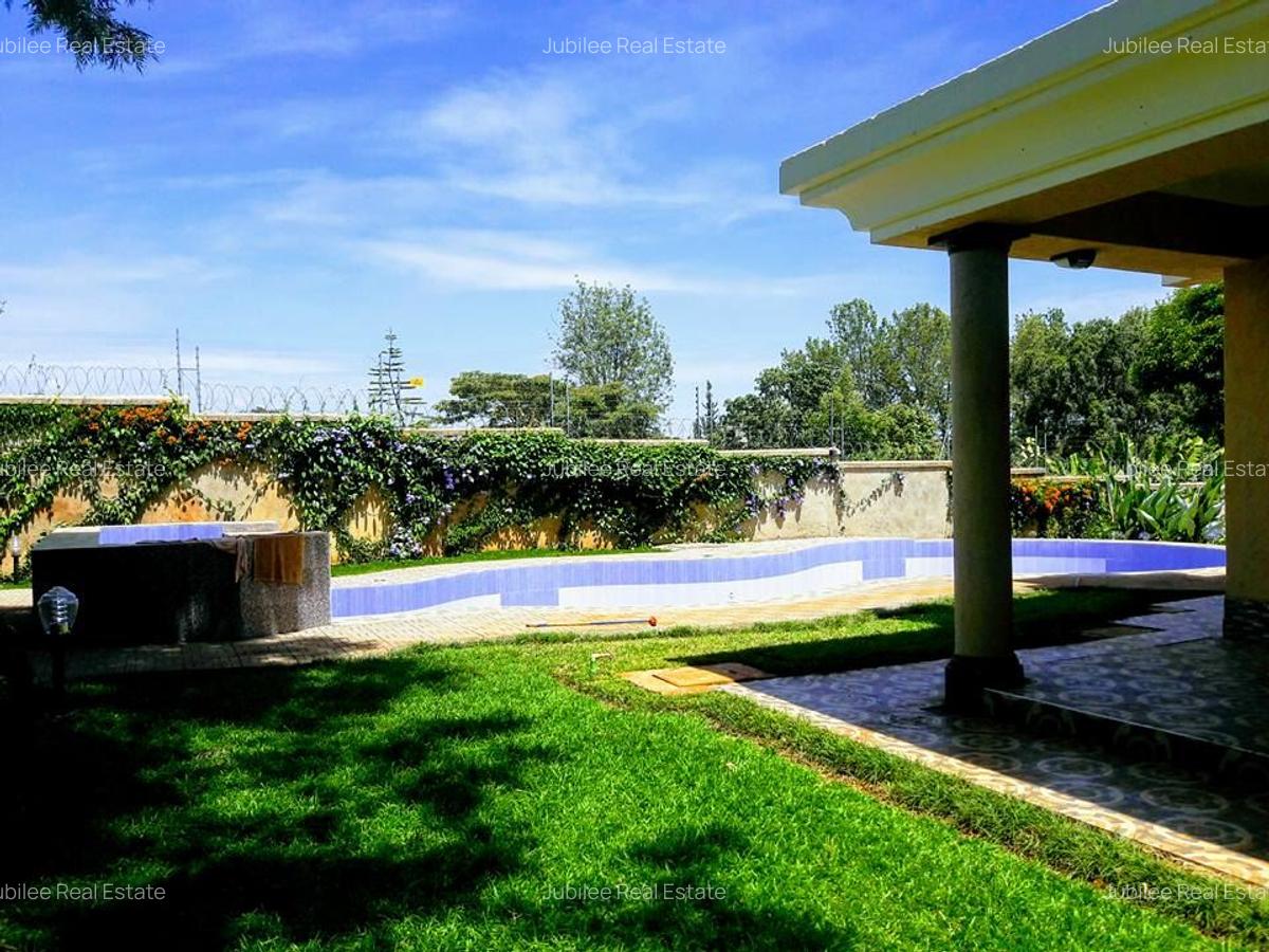 7 Bed House with En Suite in Runda - 18