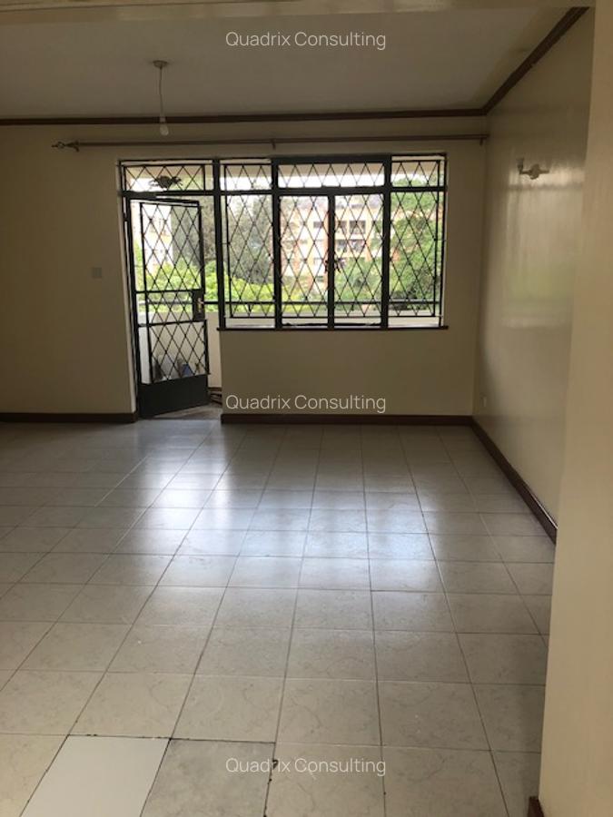 Serviced 2 Bed Apartment with En Suite at Argwings Khodeck Road - 4