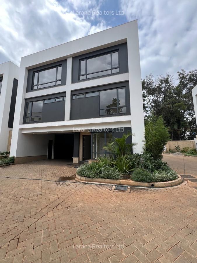 5 Bed Townhouse with En Suite in Kyuna - 2