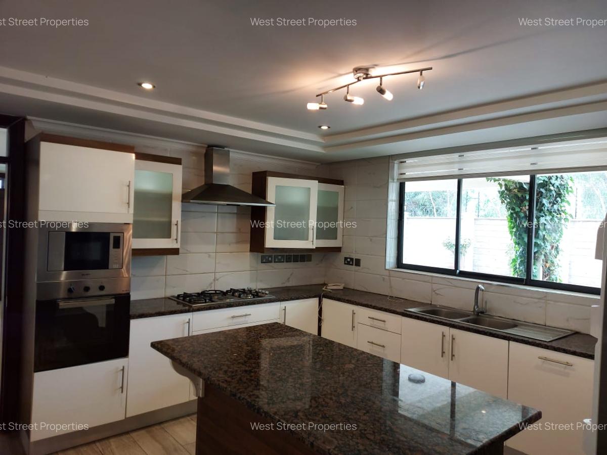 5 Bed Villa with En Suite at Lavington - 11