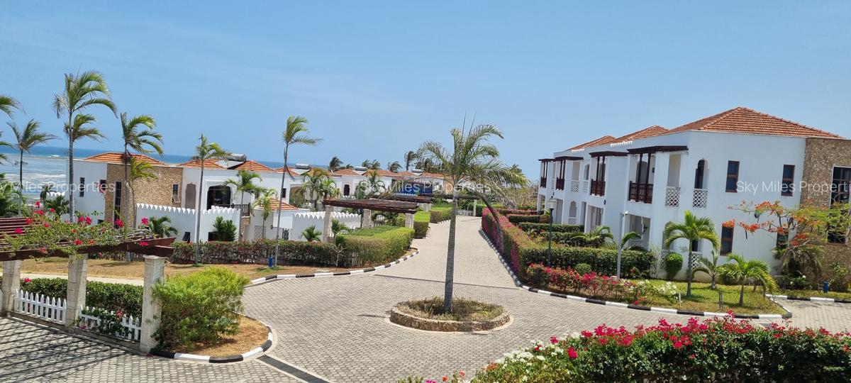 Serviced 3 Bed Apartment with En Suite at Sultan Palace - 14