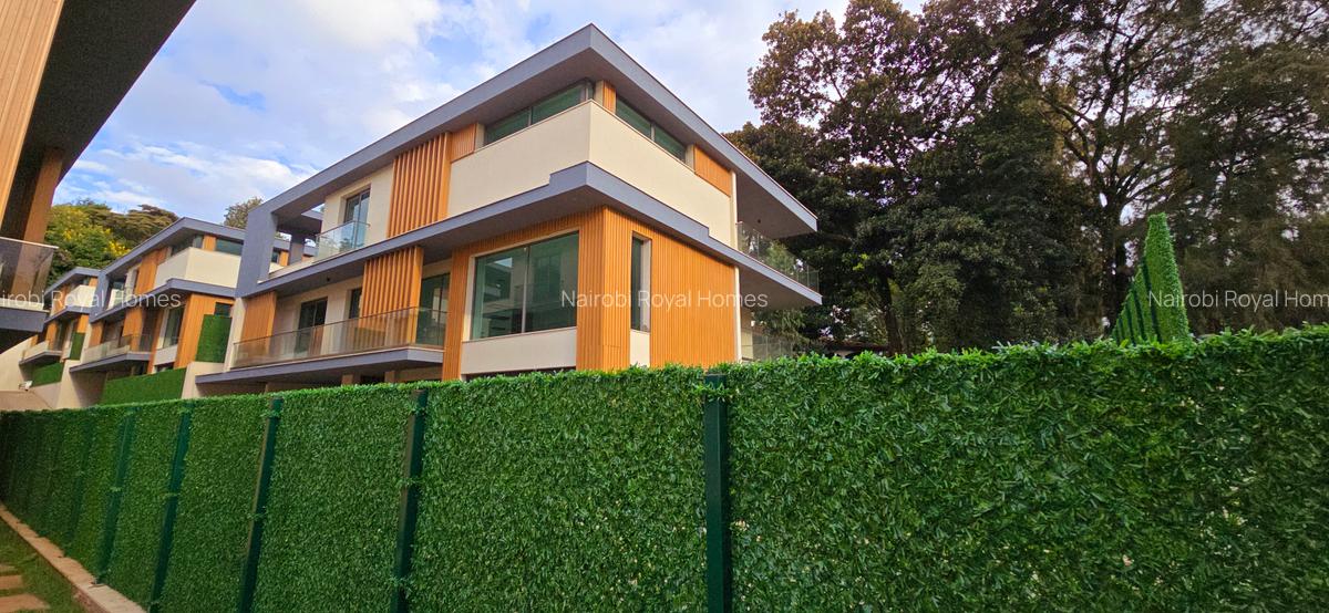 6 Bed Townhouse with En Suite at Lavington Green - 2