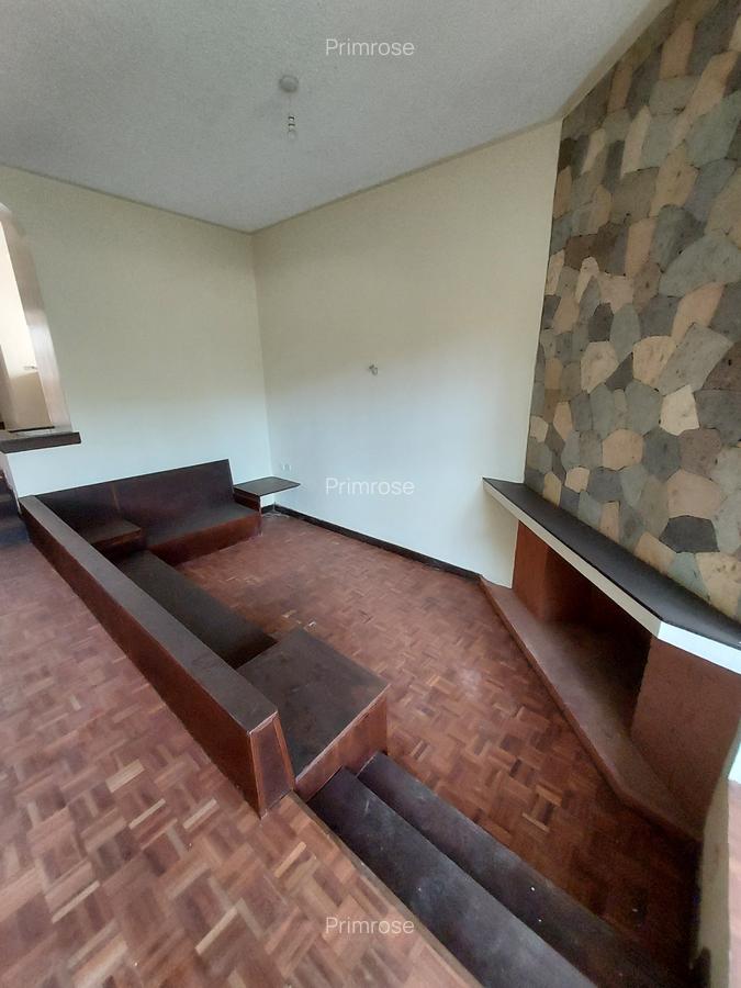 4 Bed Townhouse with En Suite in Spring Valley - 4