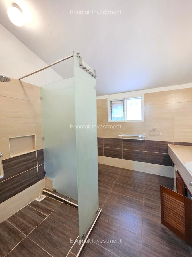 4 Bed House with En Suite at Lakeview Estate. - 17